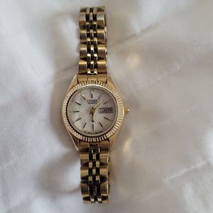 Citizen Quartz Gold Toned Analog Watch 4090953 GN-4-W